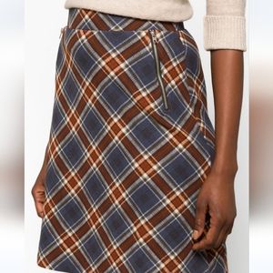 Le Lis Maura Zip Pocket Detail Skirt